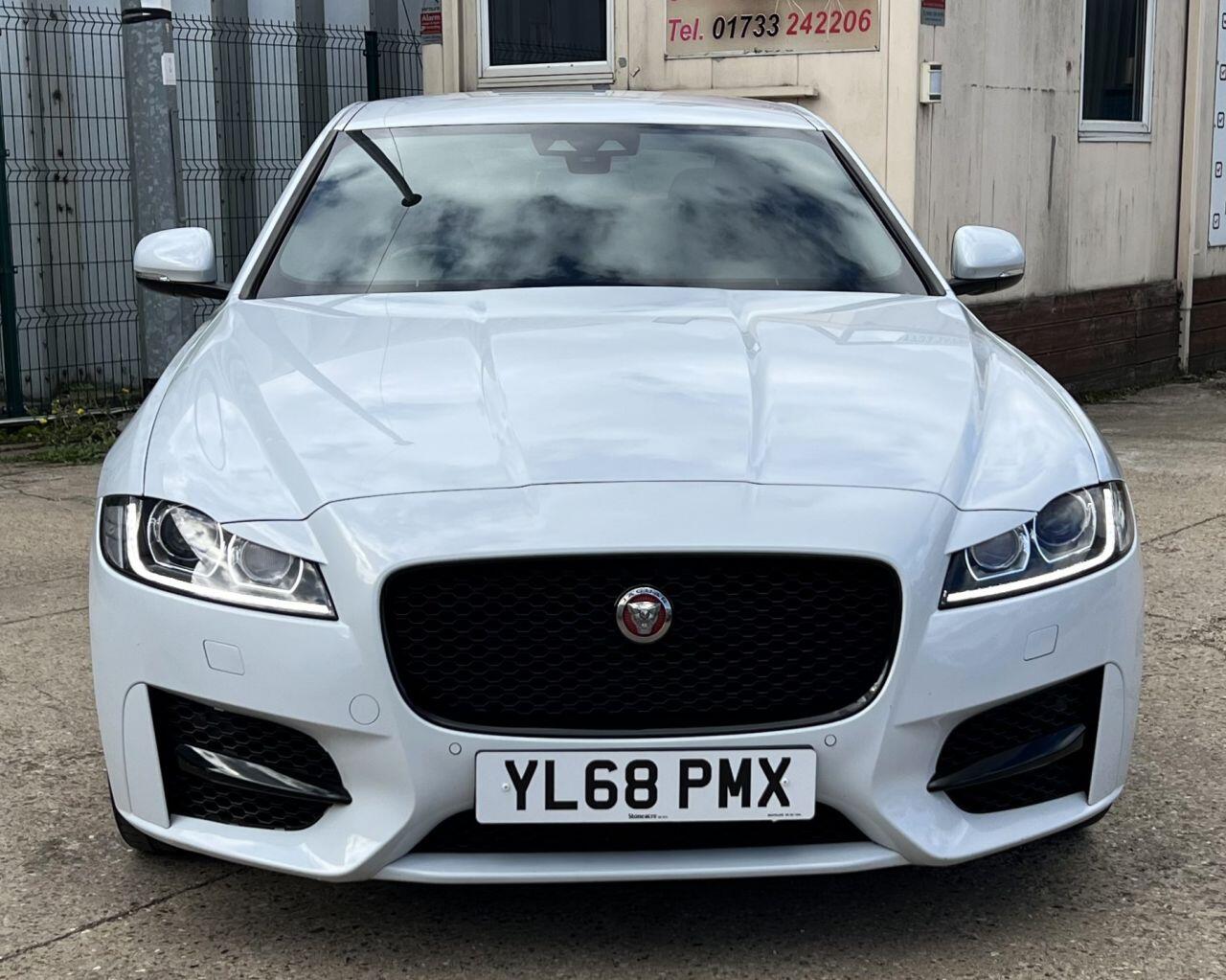 Jaguar XF view 5