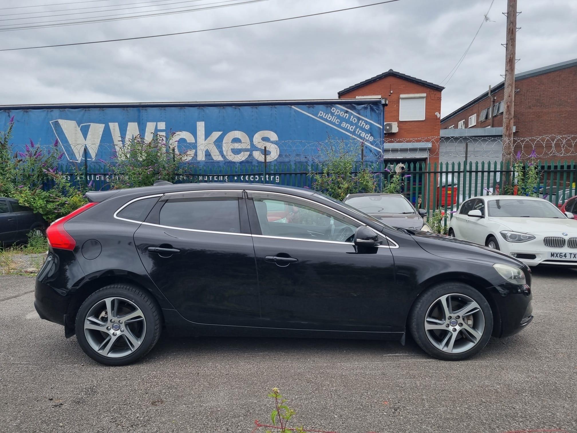 2016 Volvo V40 PETROL 1.6 AUTO PART LEATHER SAT NAV