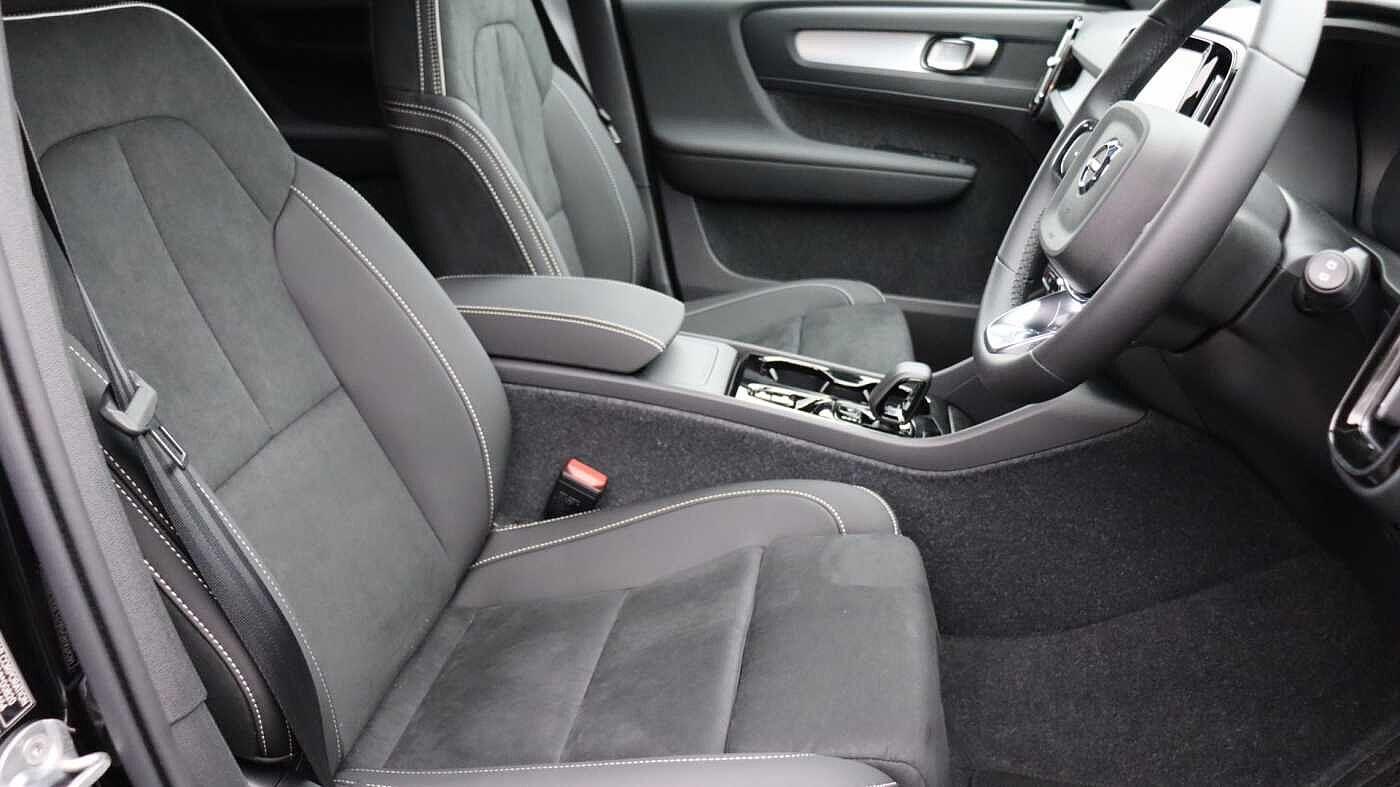 Volvo XC40 view 10