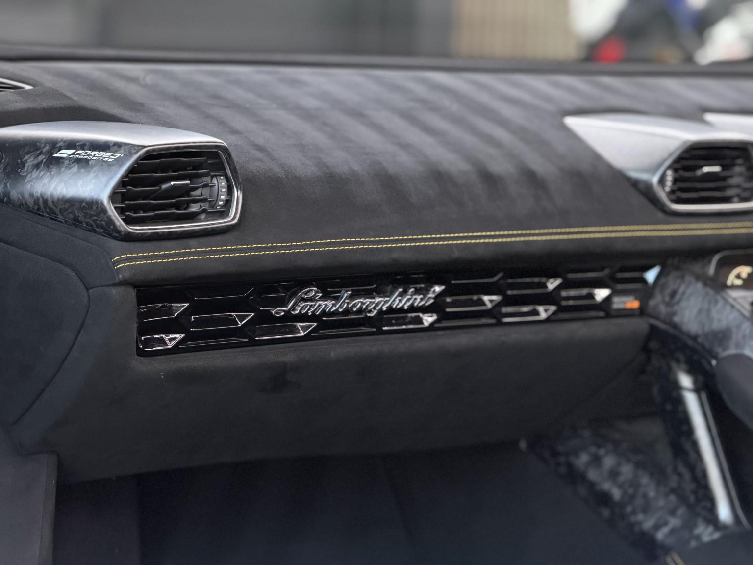Lamborghini Huracan view 58