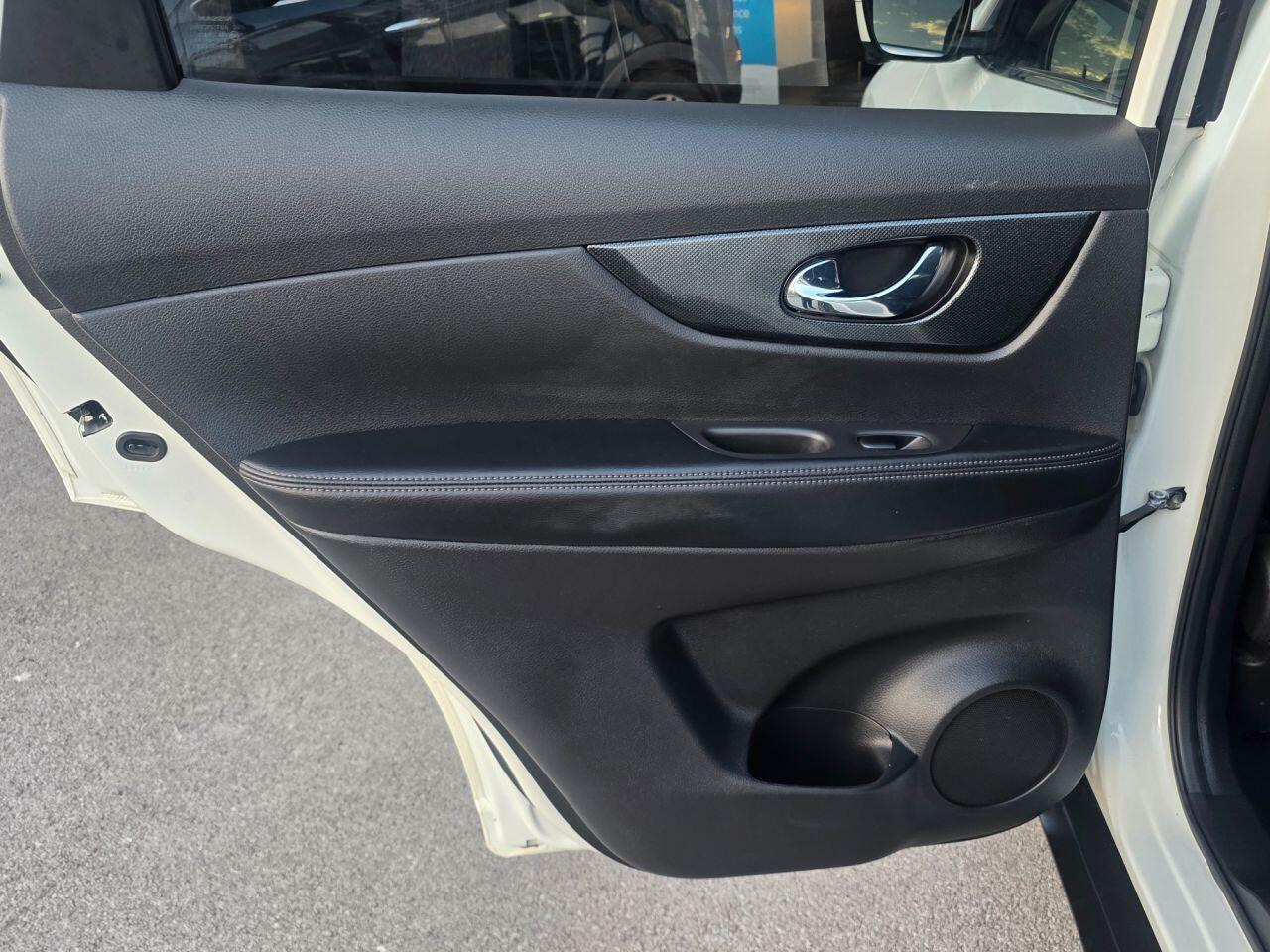 Nissan X-Trail view 58