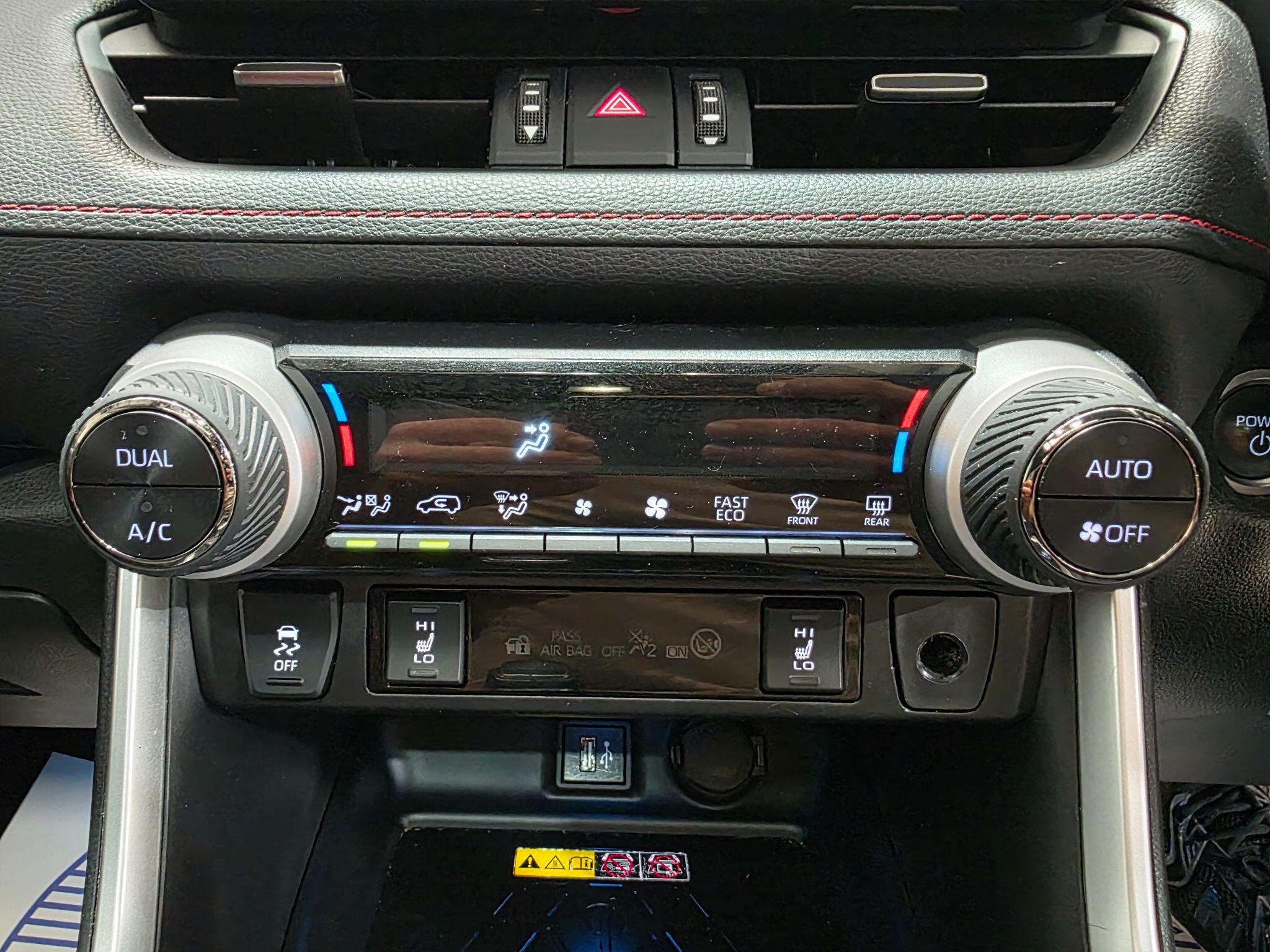 Toyota RAV4 view 10