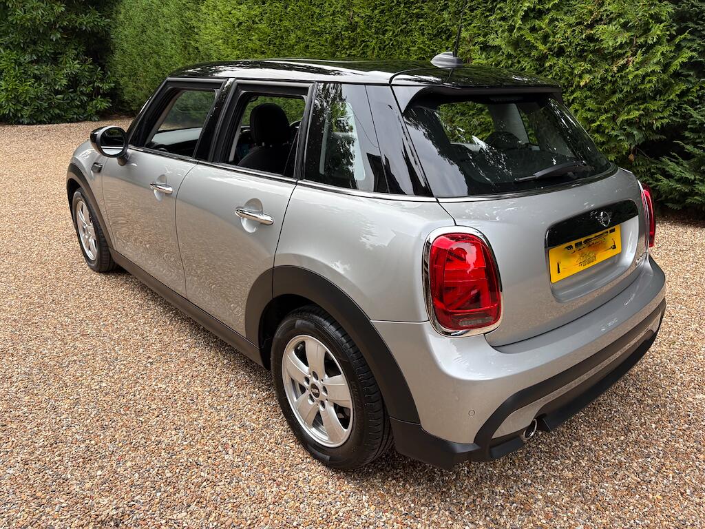 Mini Hatch view 24