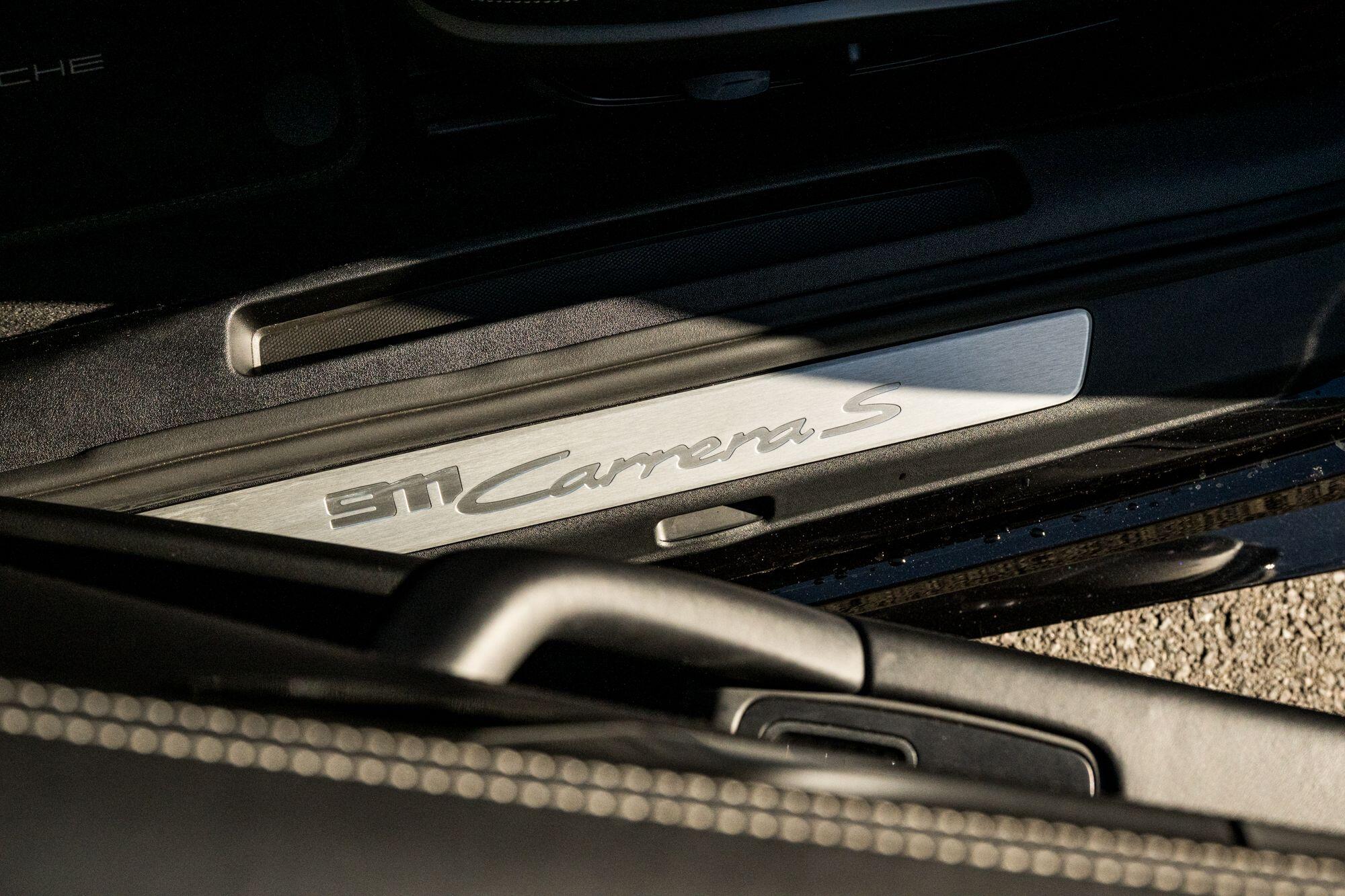 Porsche 911 view 49