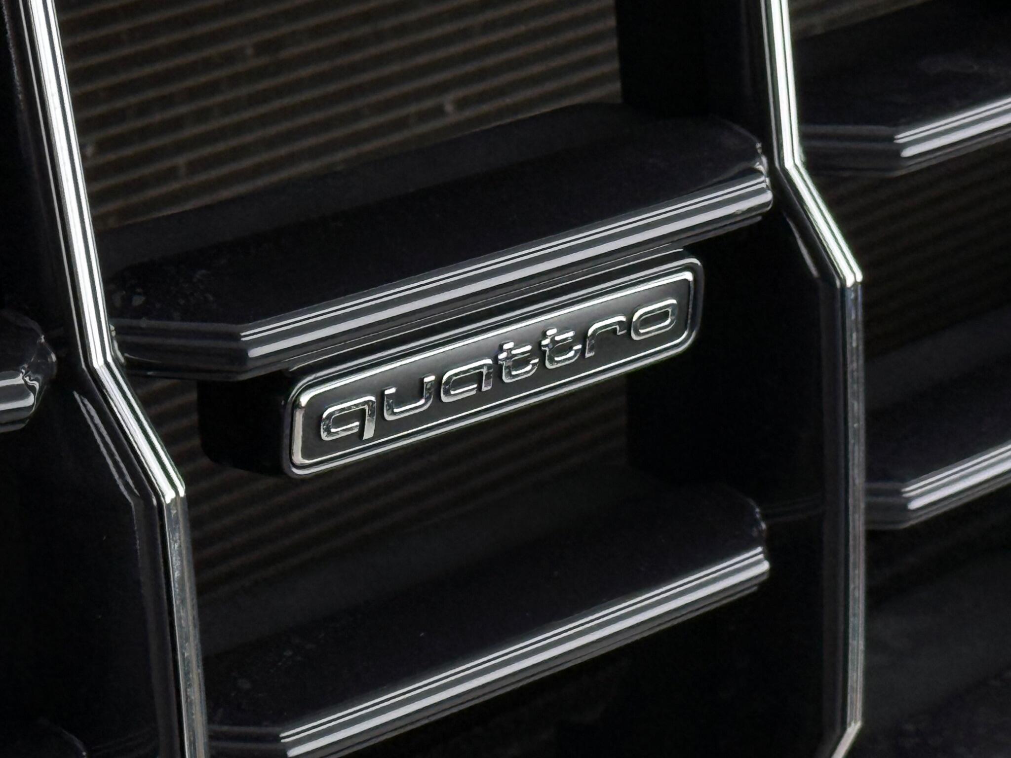 Audi Q8 view 54