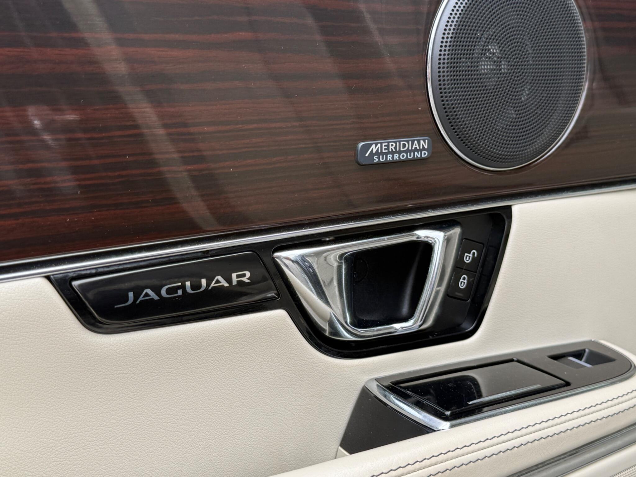 Jaguar XJ - Image 61