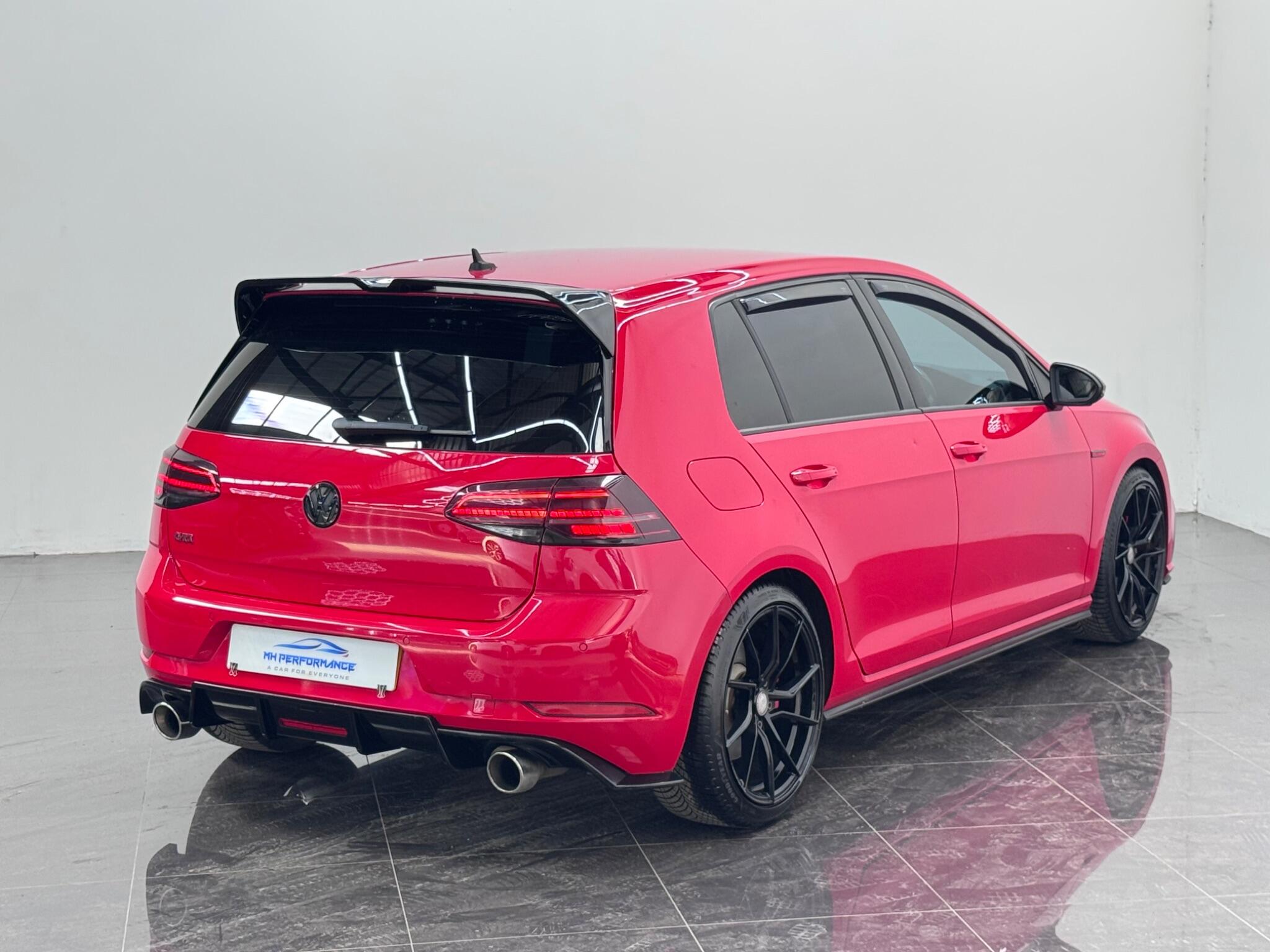 Volkswagen Golf view 70