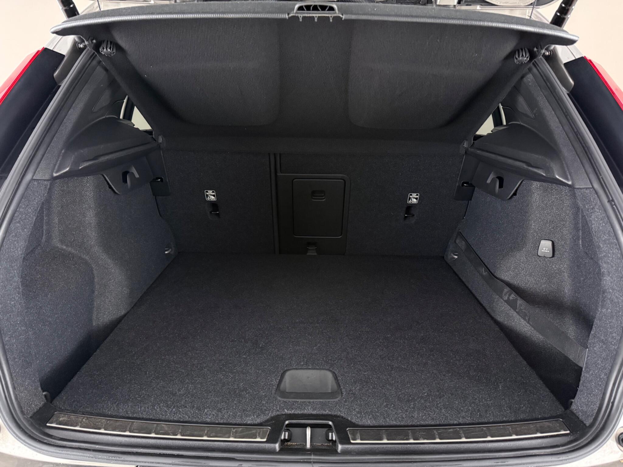 Volvo XC40 view 10