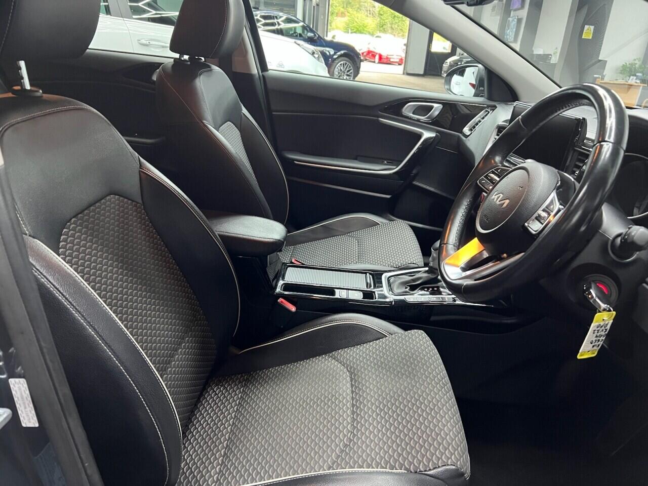 Kia Ceed view 34
