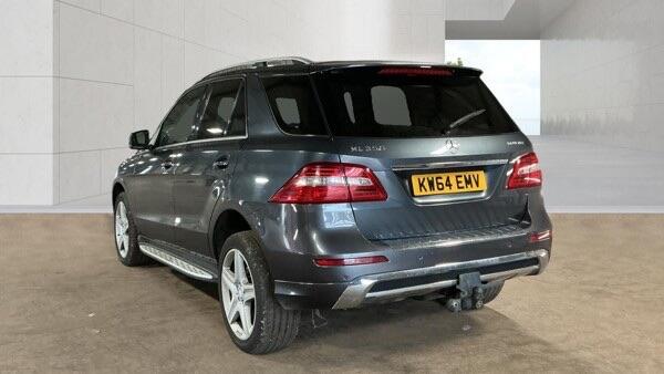 Mercedes-Benz M Class view 4