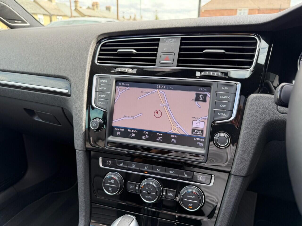 Volkswagen Golf view 37