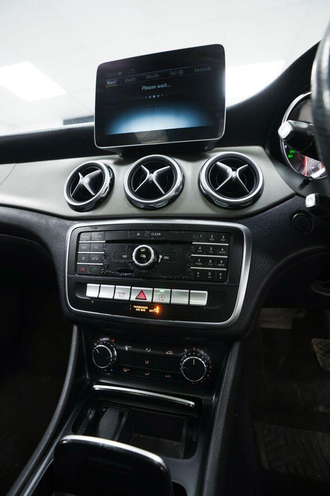 Mercedes-Benz Gla view 19