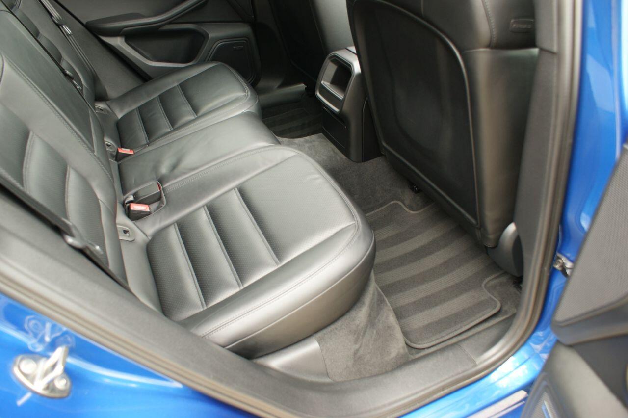 Porsche Macan view 48
