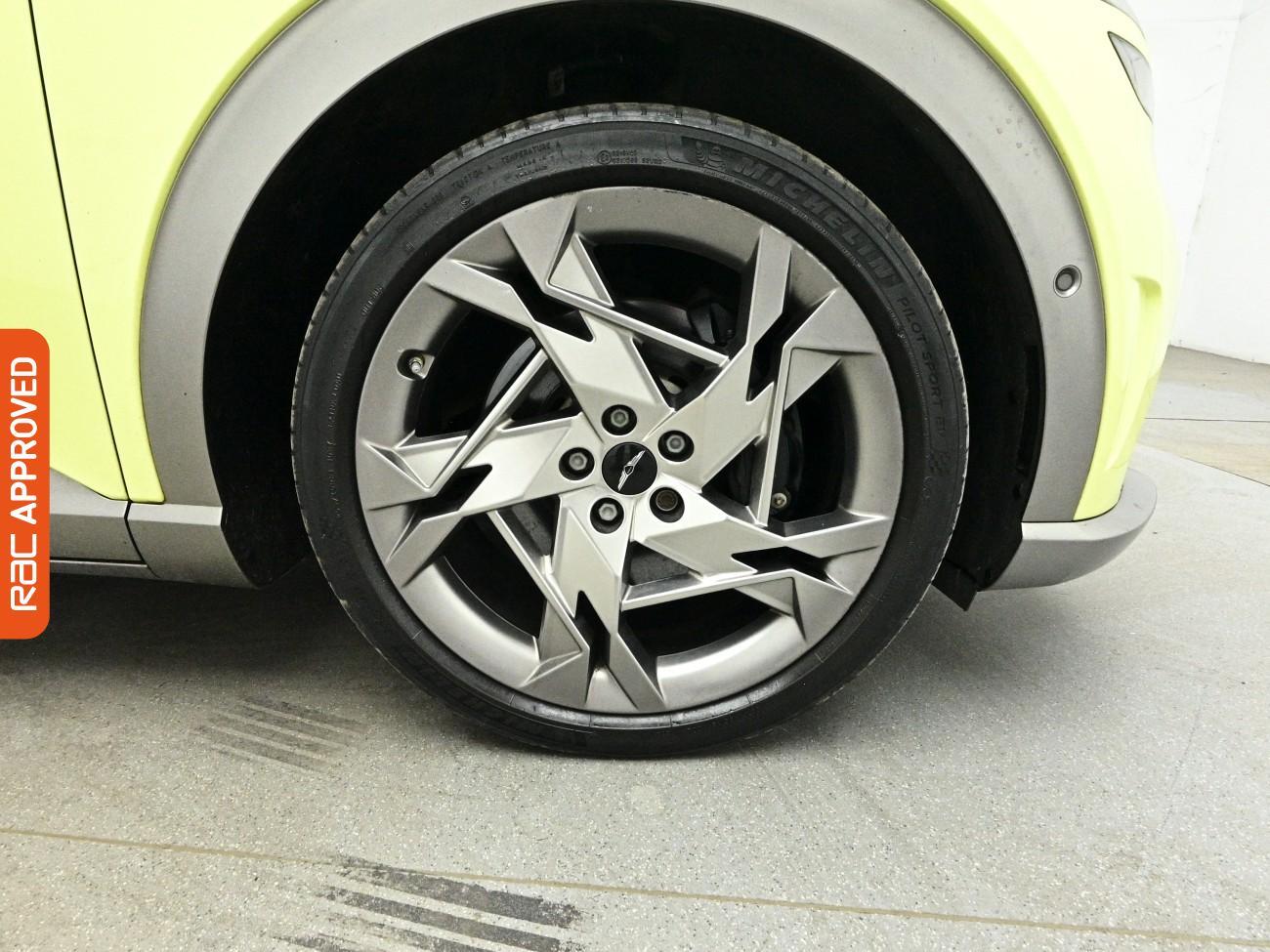 Genesis GV60 view 32