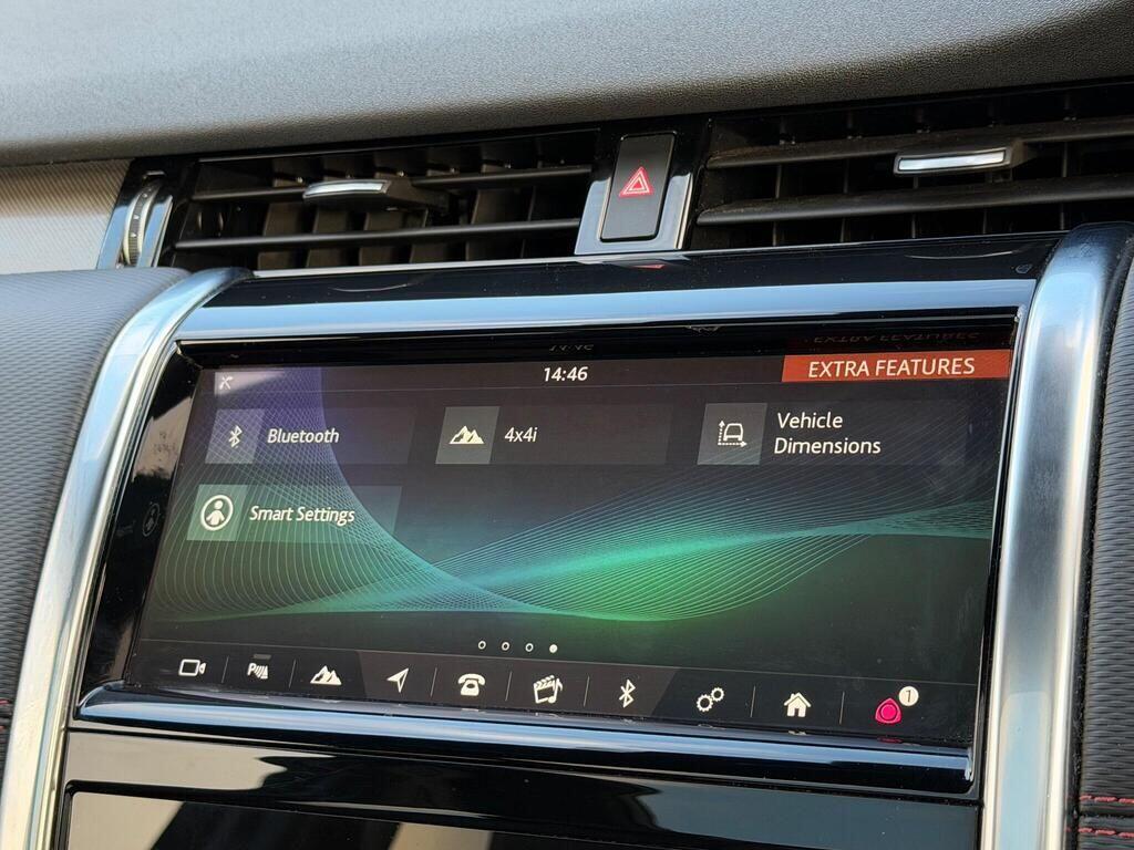 Land Rover Discovery Sport view 30