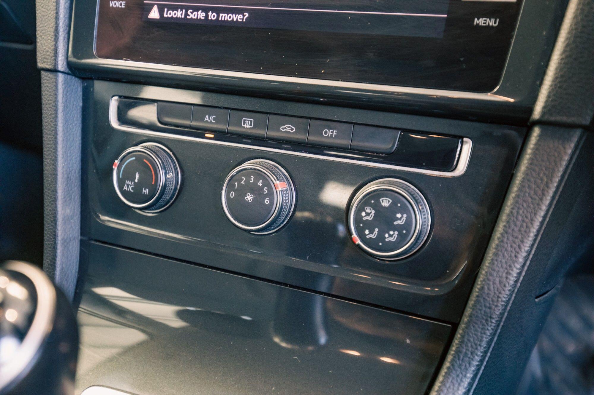 Volkswagen Golf view 19