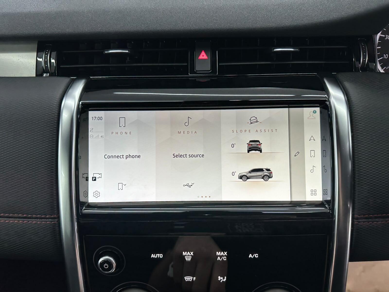 Land Rover Discovery Sport view 30