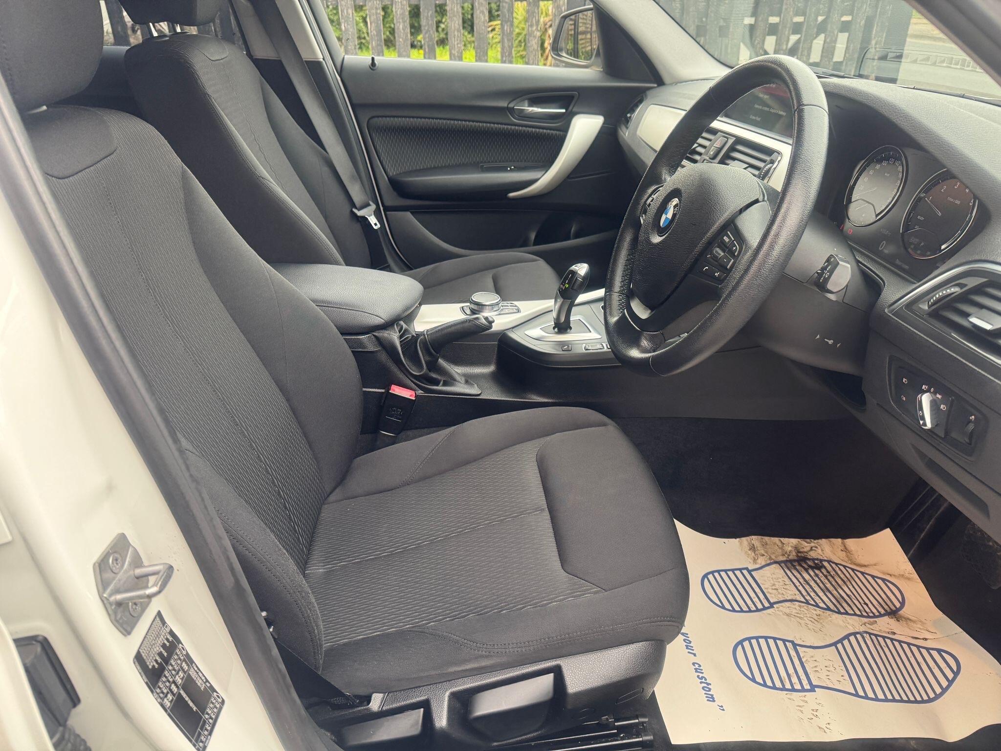 BMW 1 Series view 4