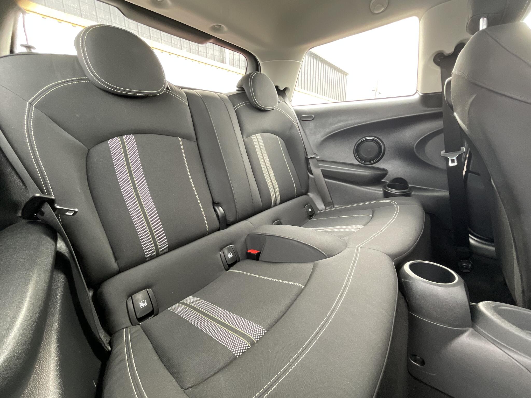 Mini Hatch view 11