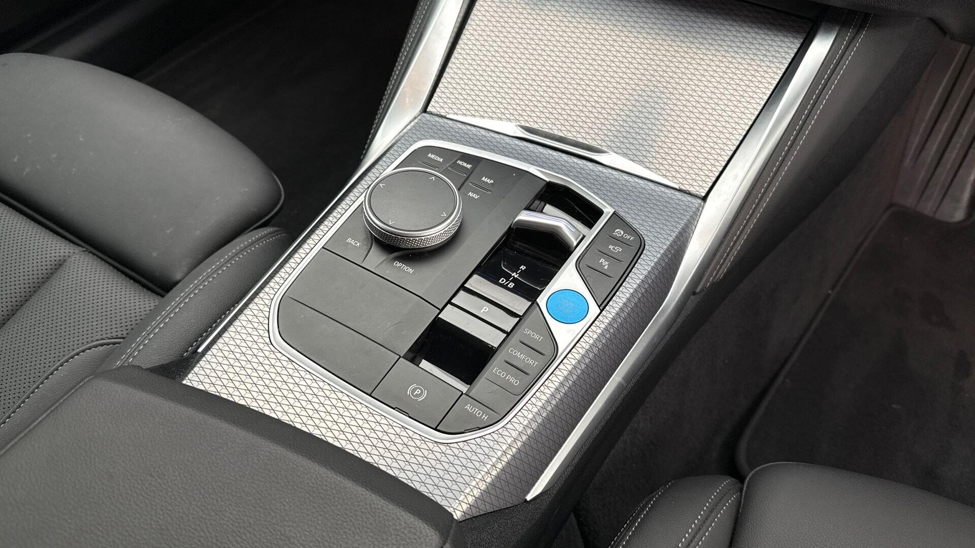BMW i4 view 10