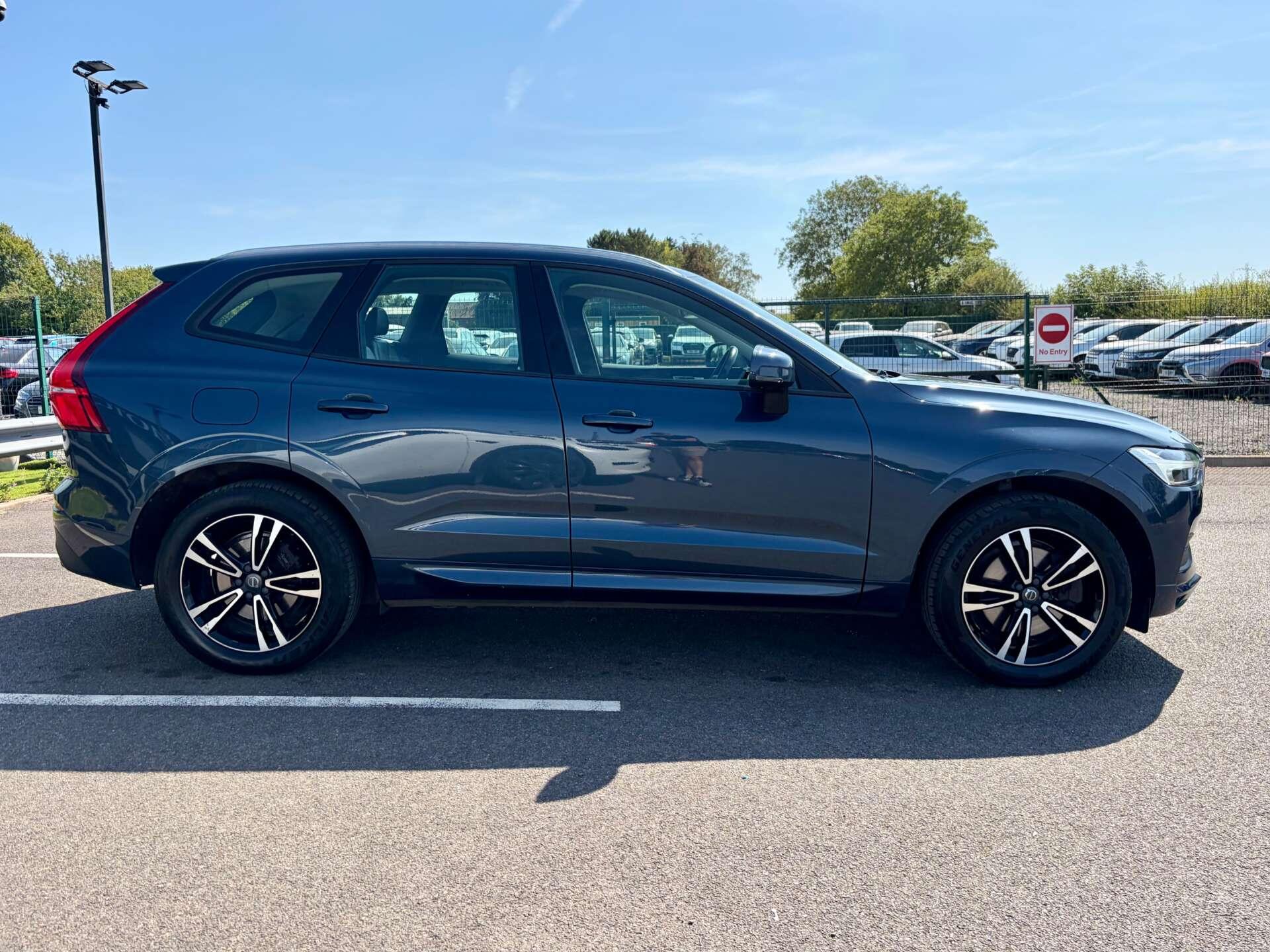 Volvo XC60 view 9
