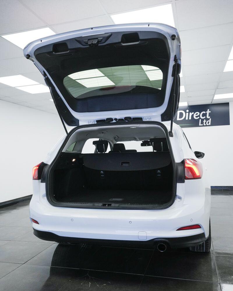 Ford Focus view 8