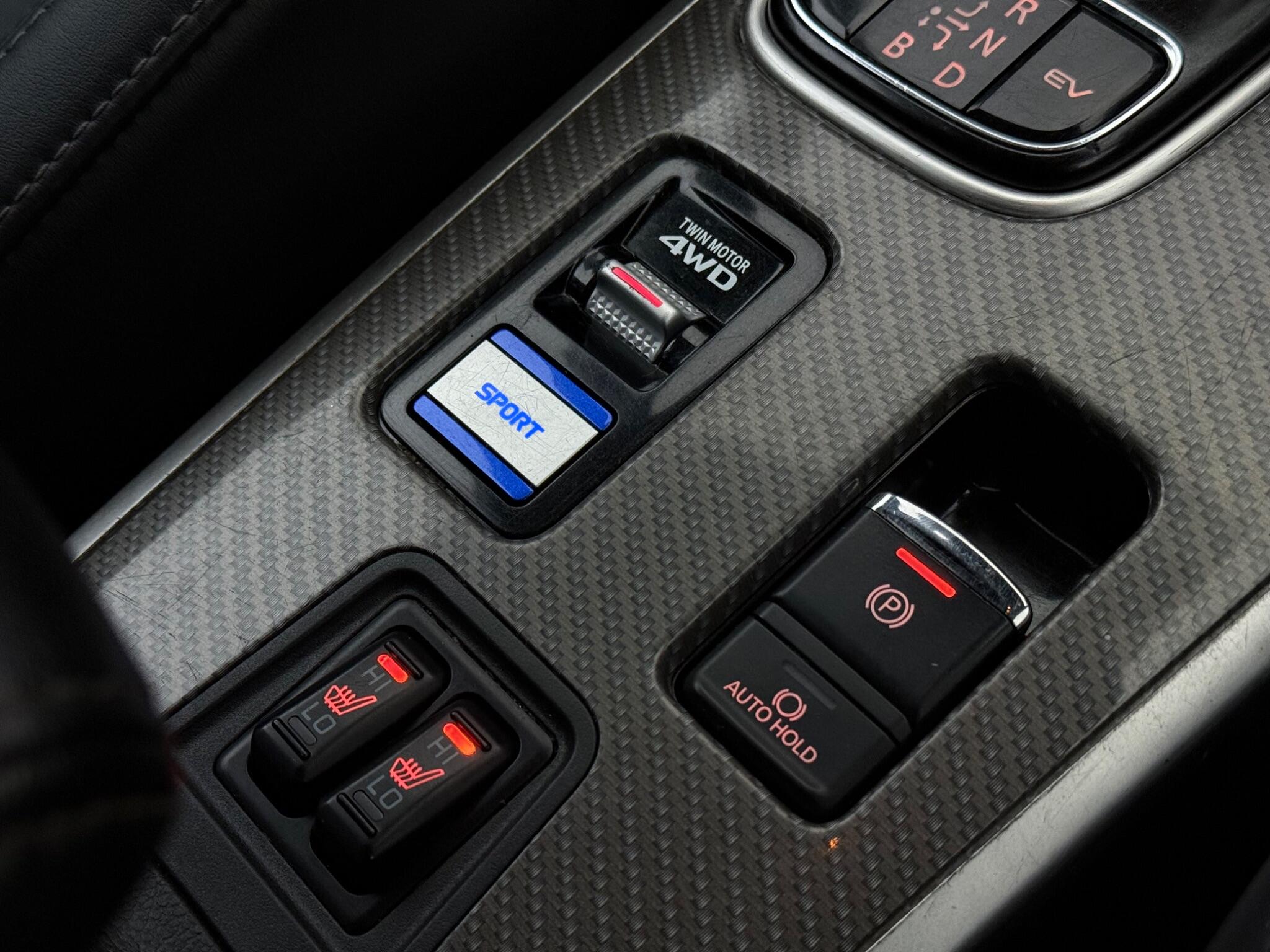Mitsubishi Outlander view 18
