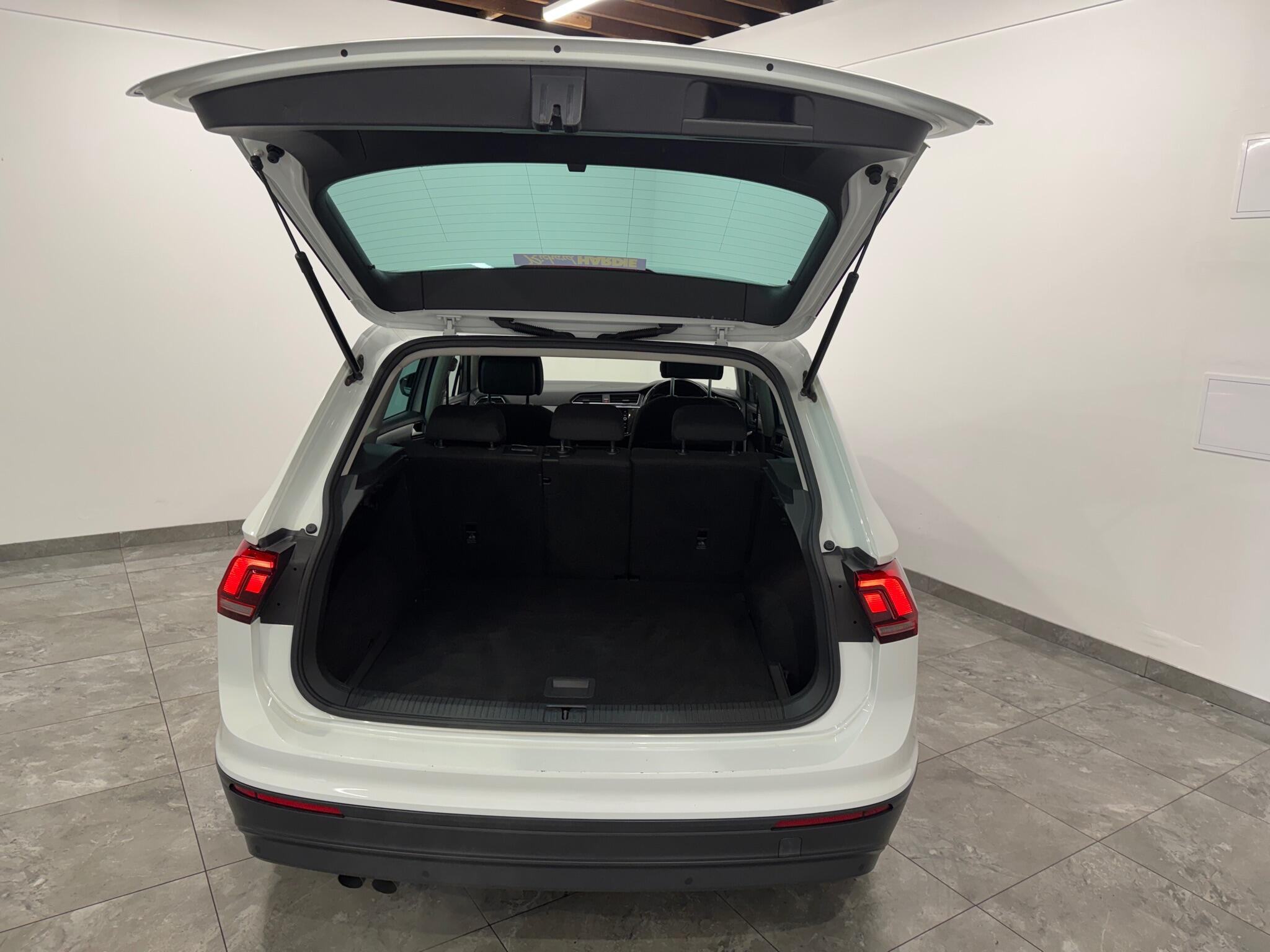 Volkswagen Tiguan view 15
