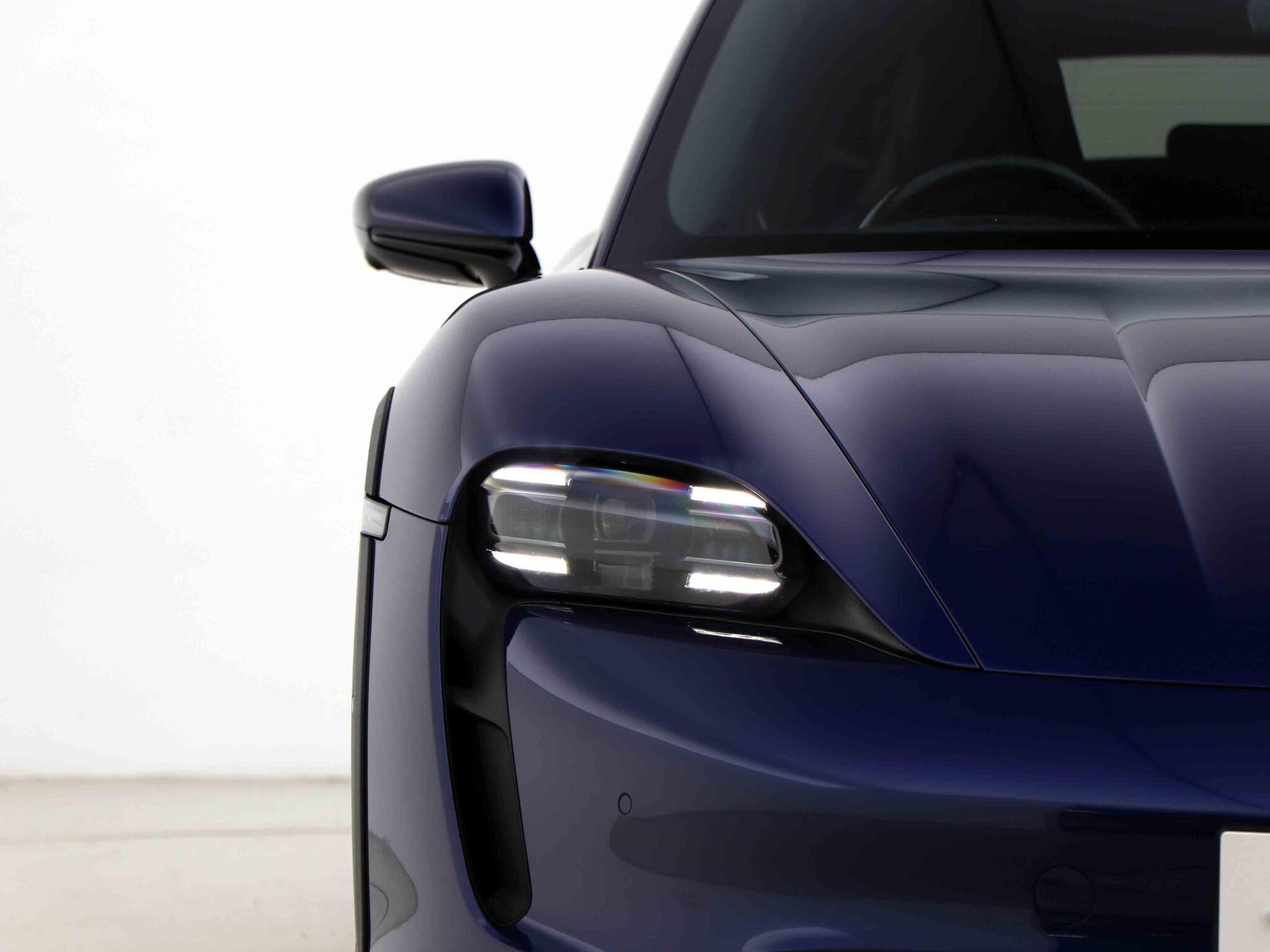 Porsche Taycan view 9
