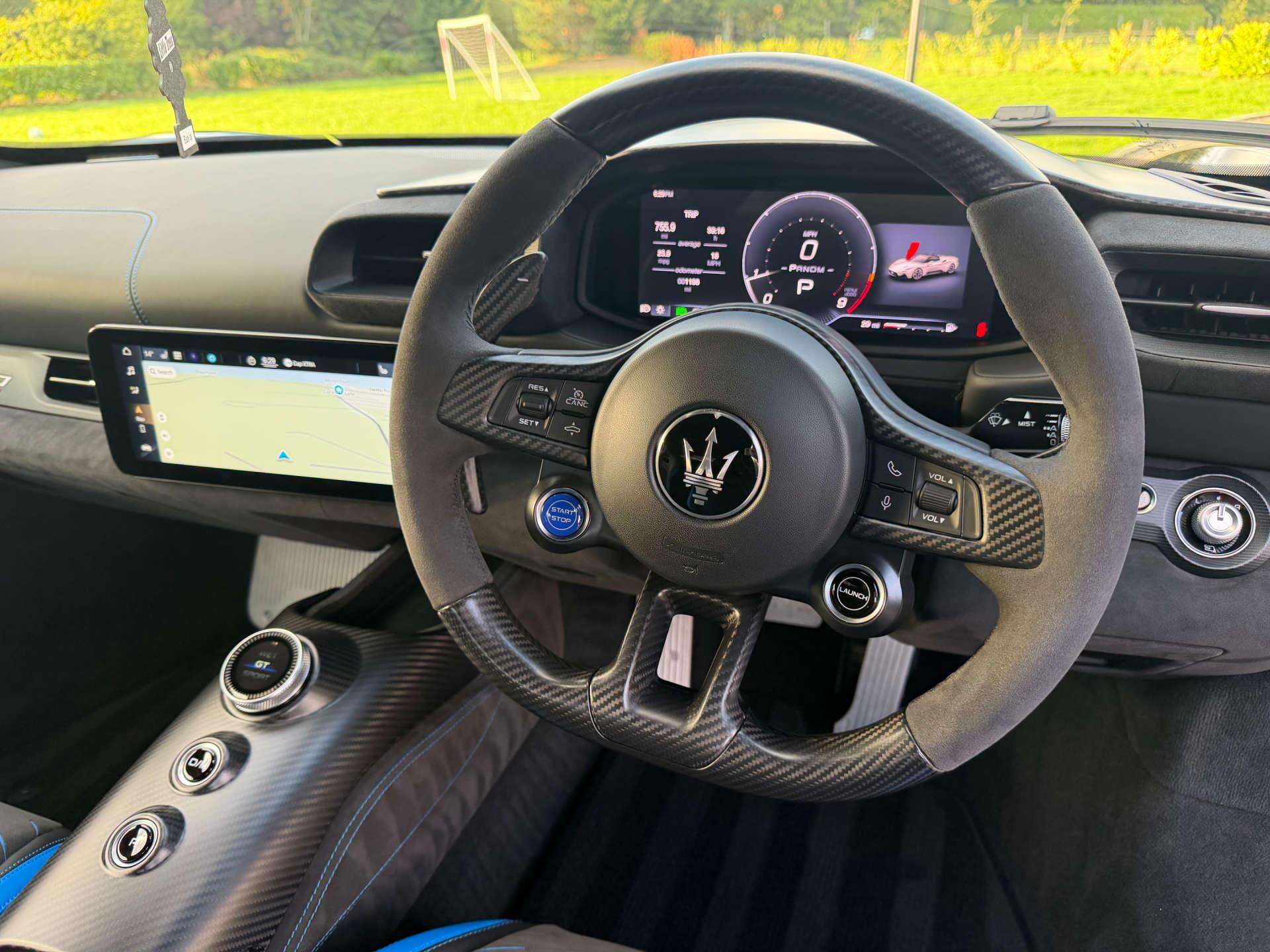 Maserati MC20 view 32