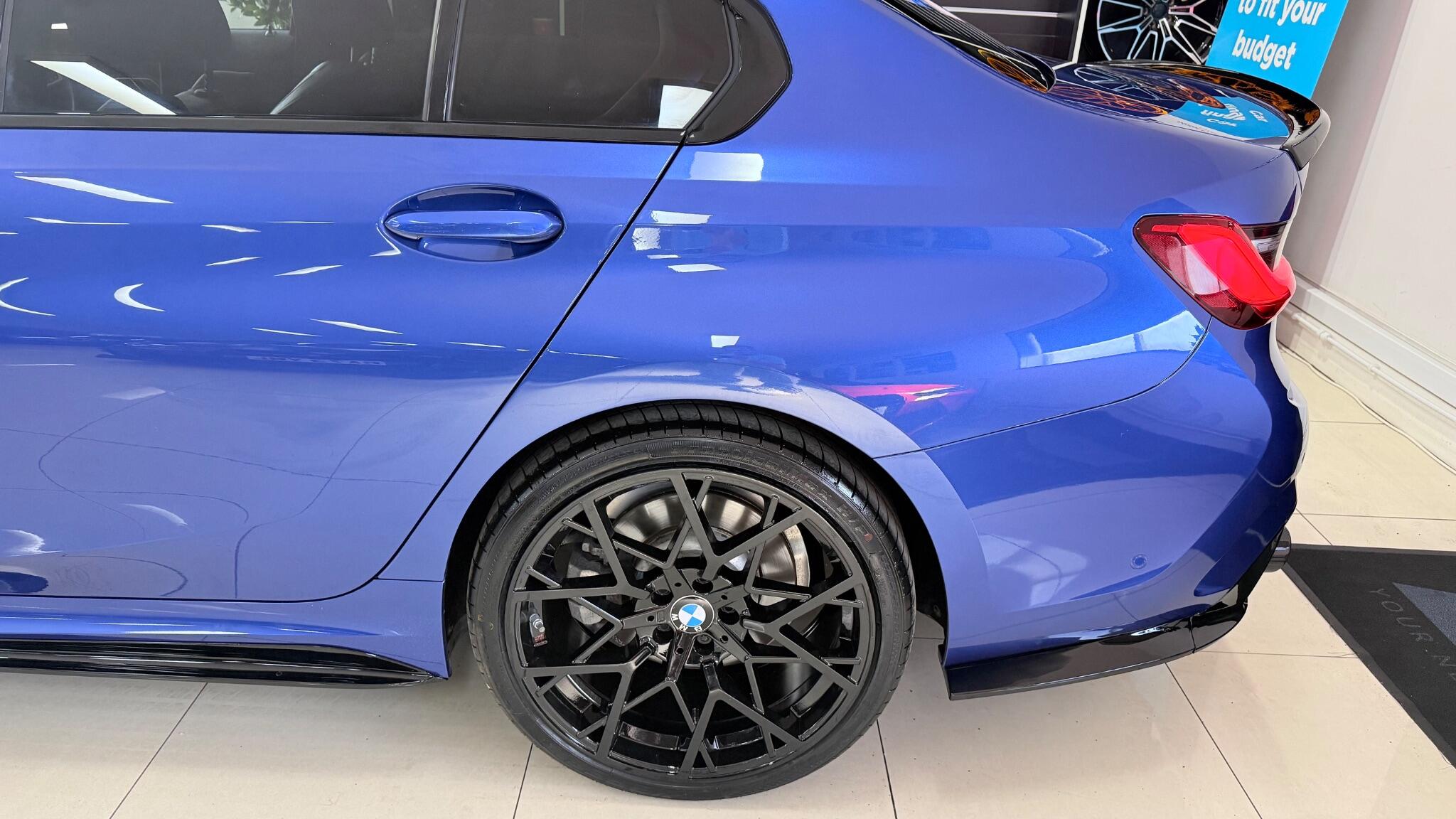 BMW 3 Series view 38