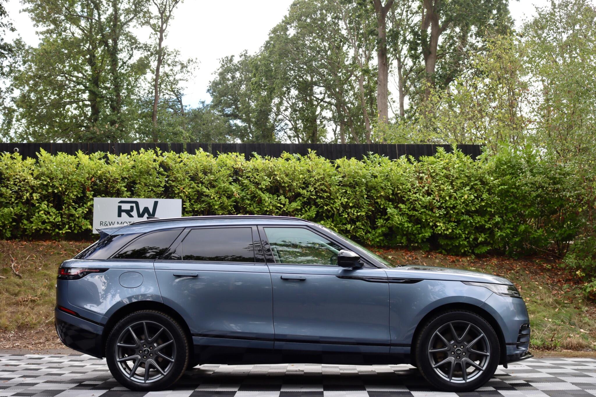 Land Rover Range Rover Velar view 2