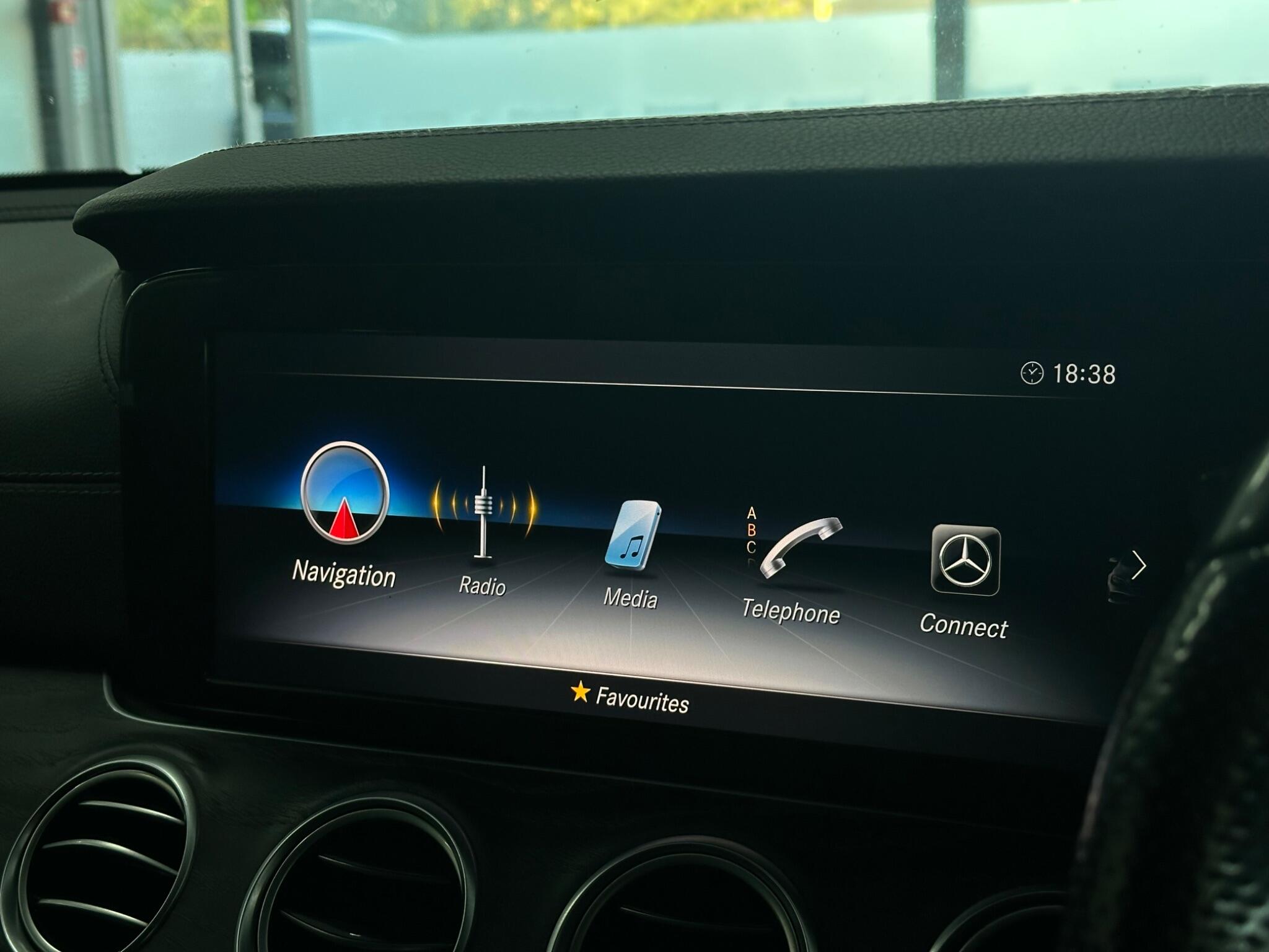 Mercedes-Benz E Class view 29