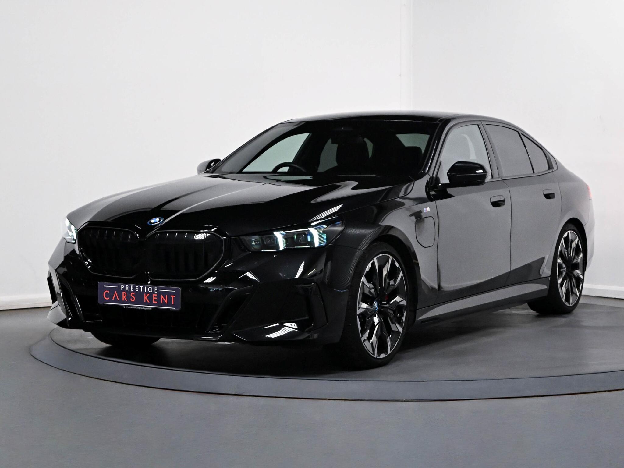 BMW 5 Series view 6
