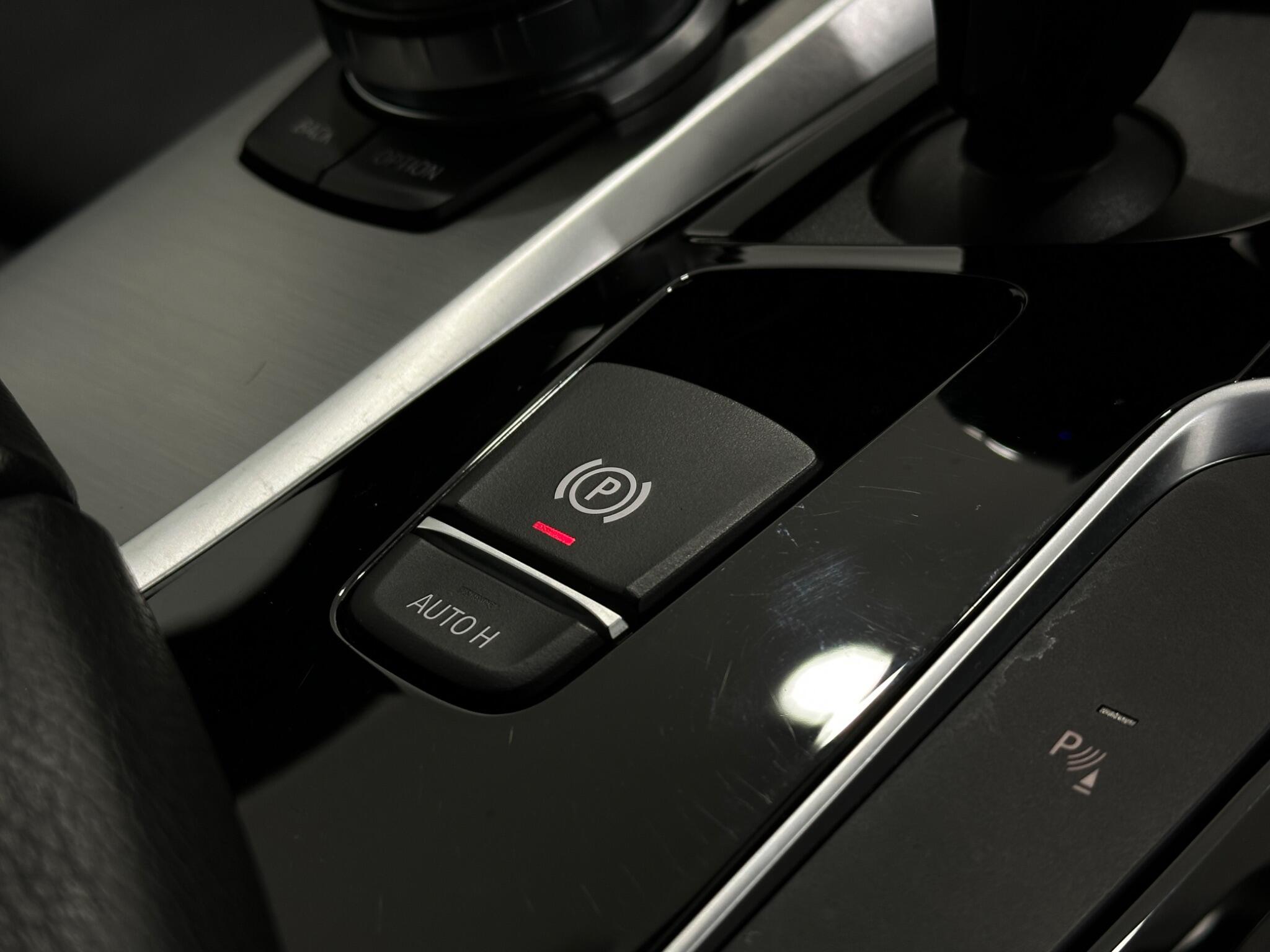 BMW 5 Series view 20