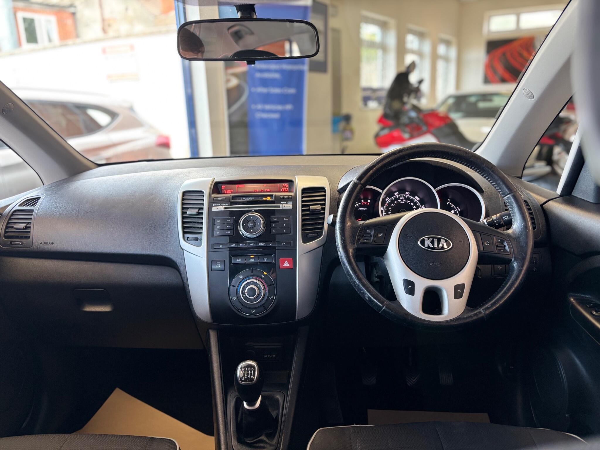 Kia Venga view 10