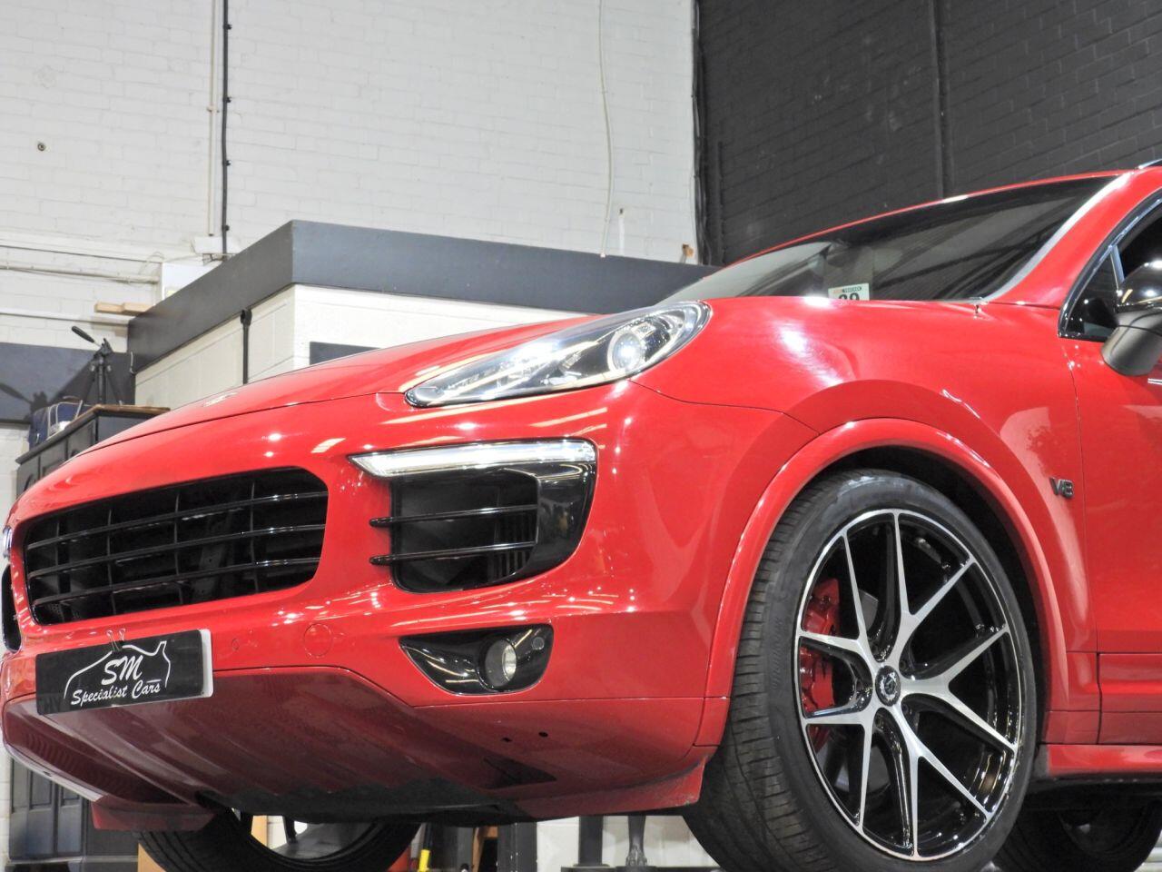 Porsche Cayenne view 9