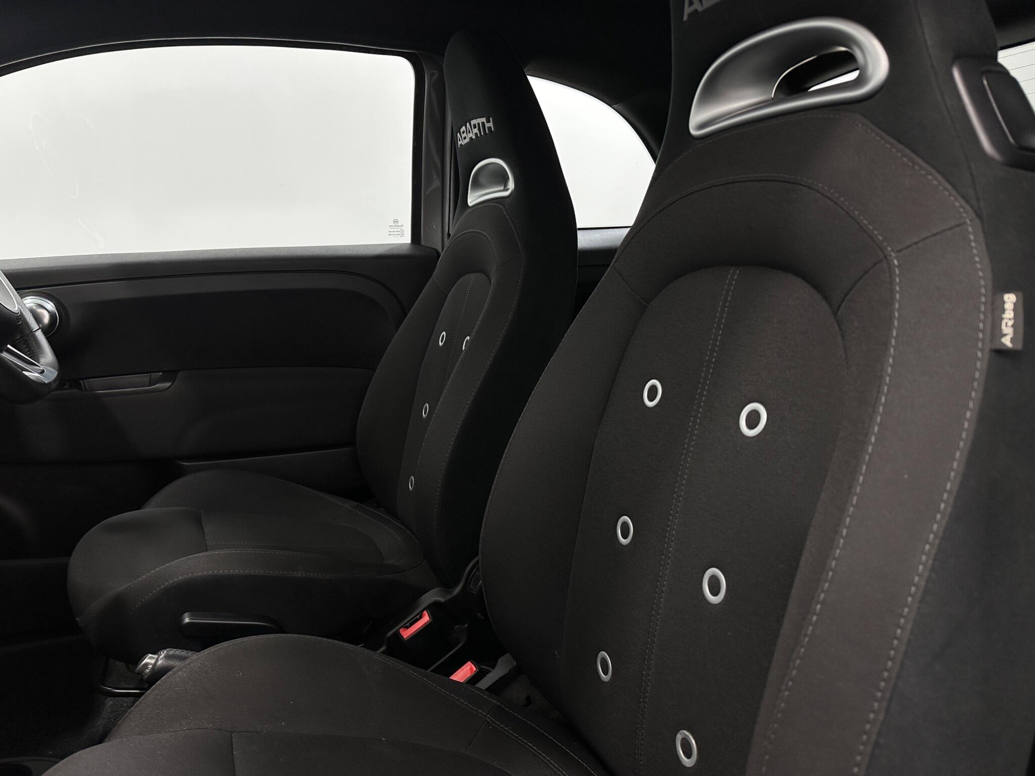 Abarth 595 view 31