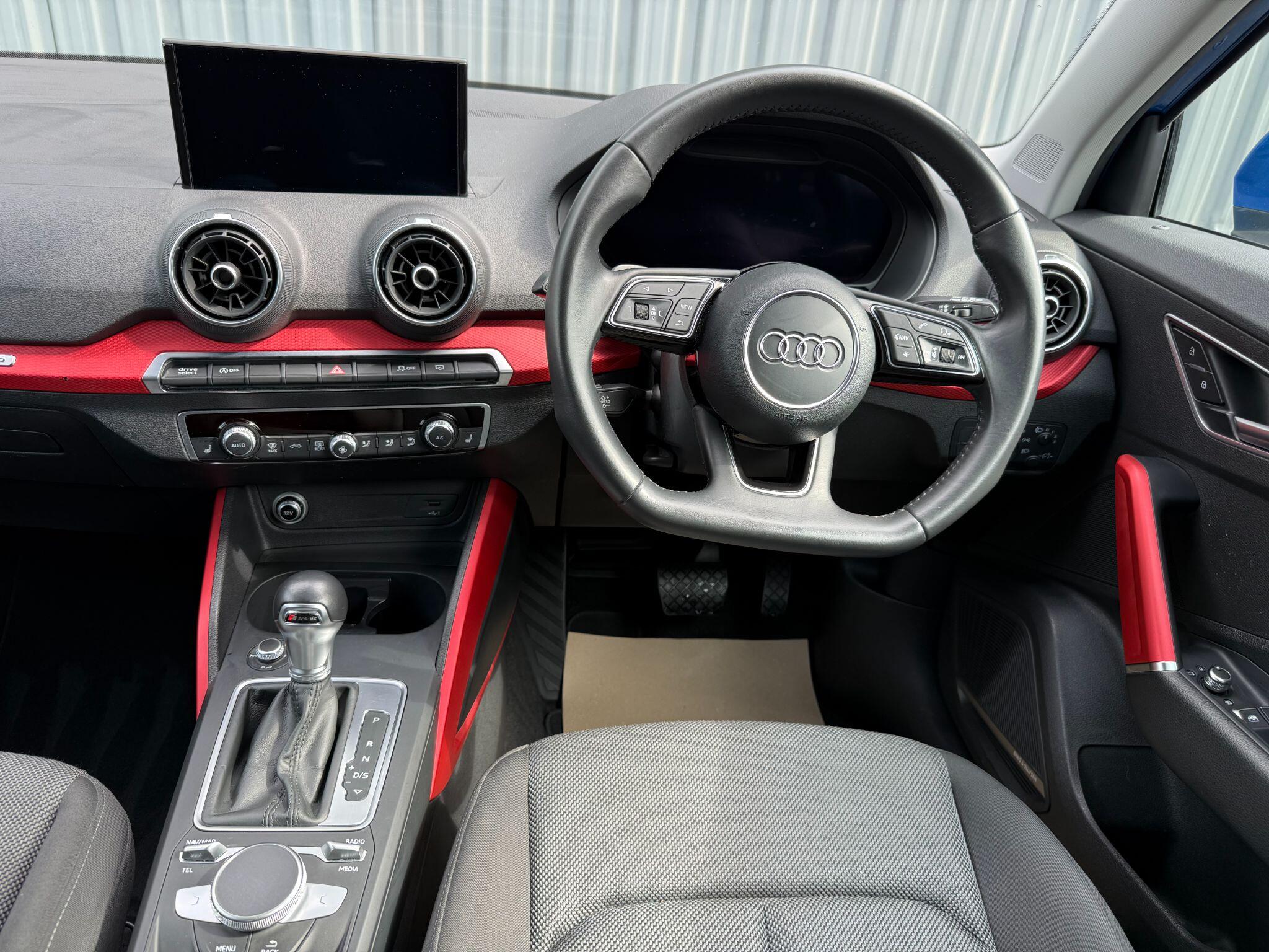 Audi Q2 view 23
