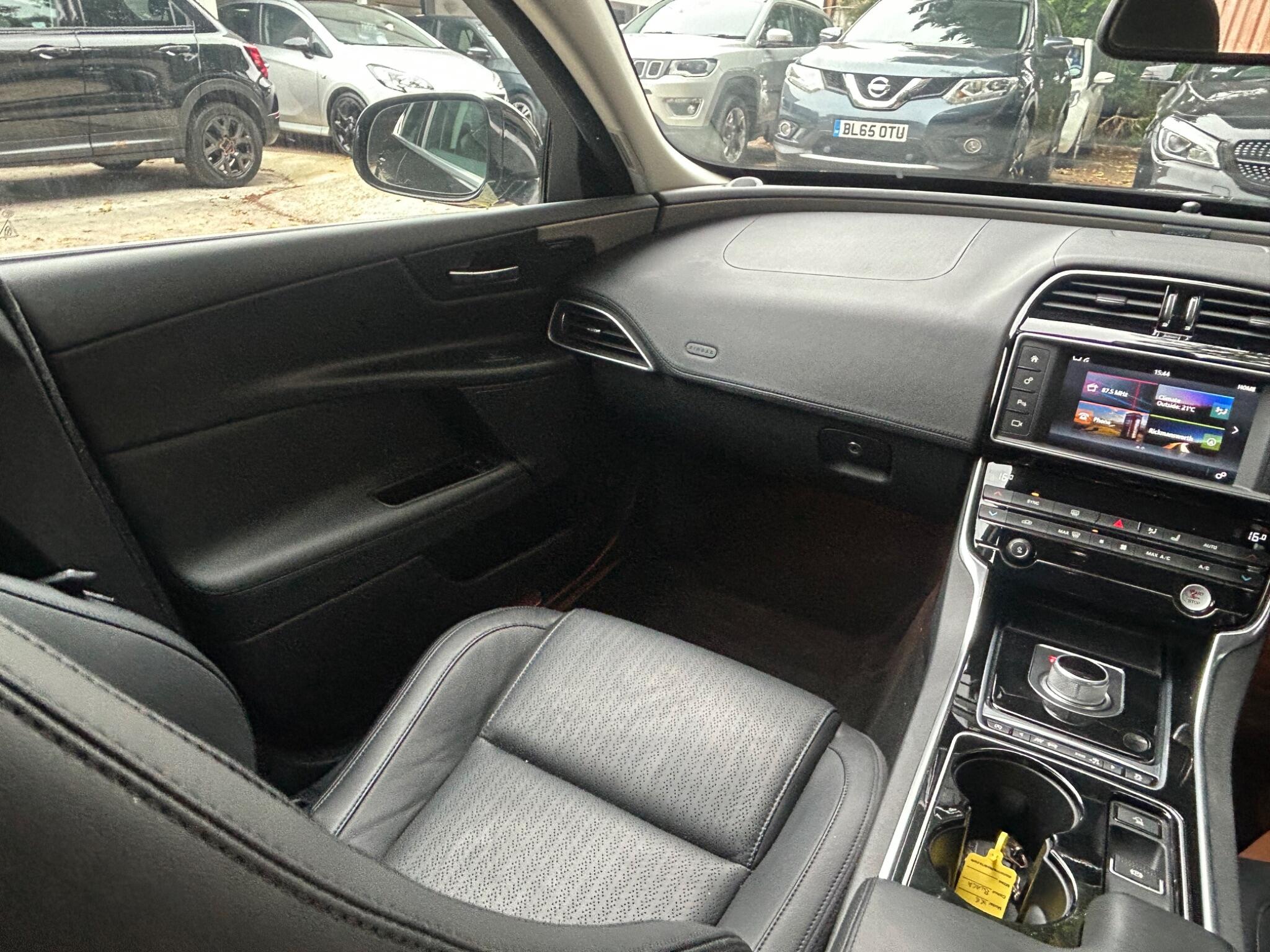 Jaguar Xe view 23