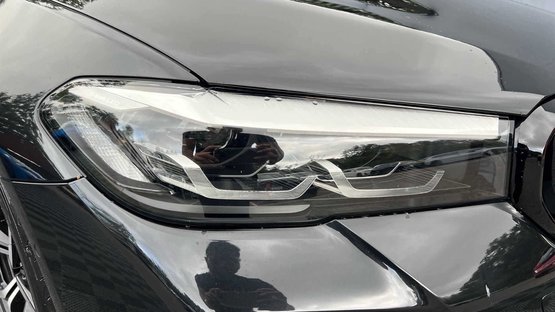 BMW 5 Series view 23