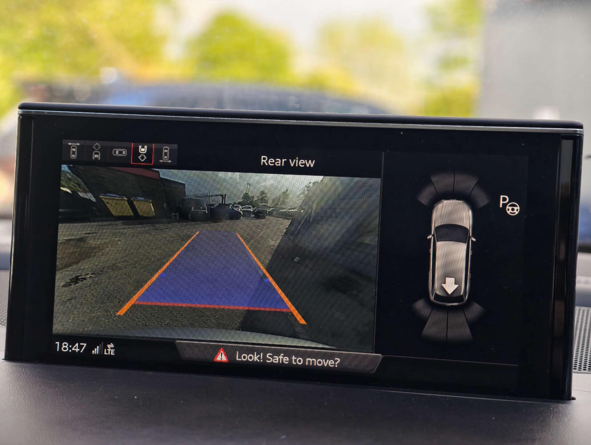 Audi Q7 view 47