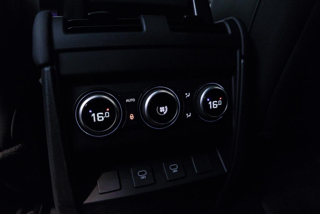 Land Rover Defender view 16