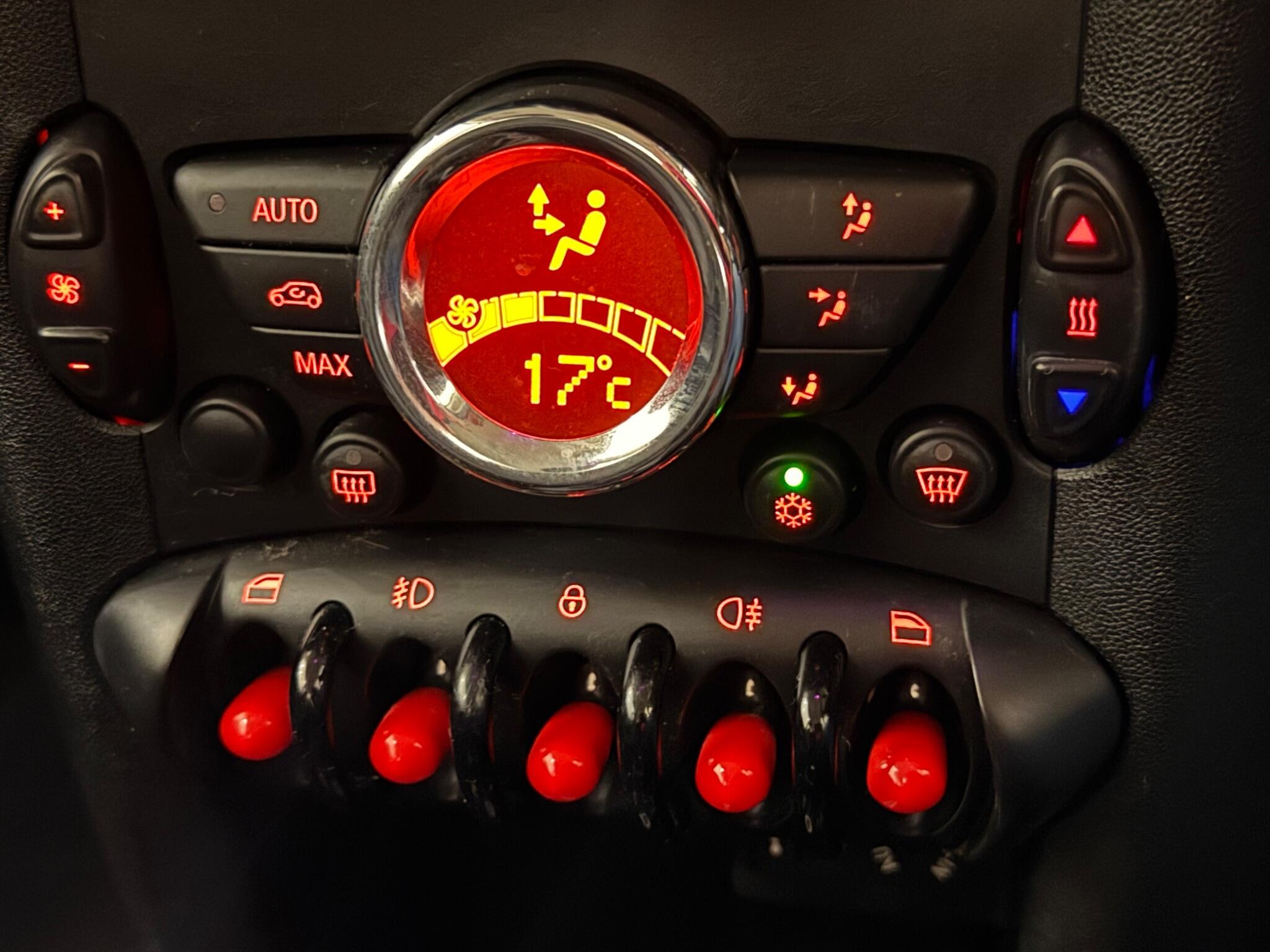 Mini Hatch view 10