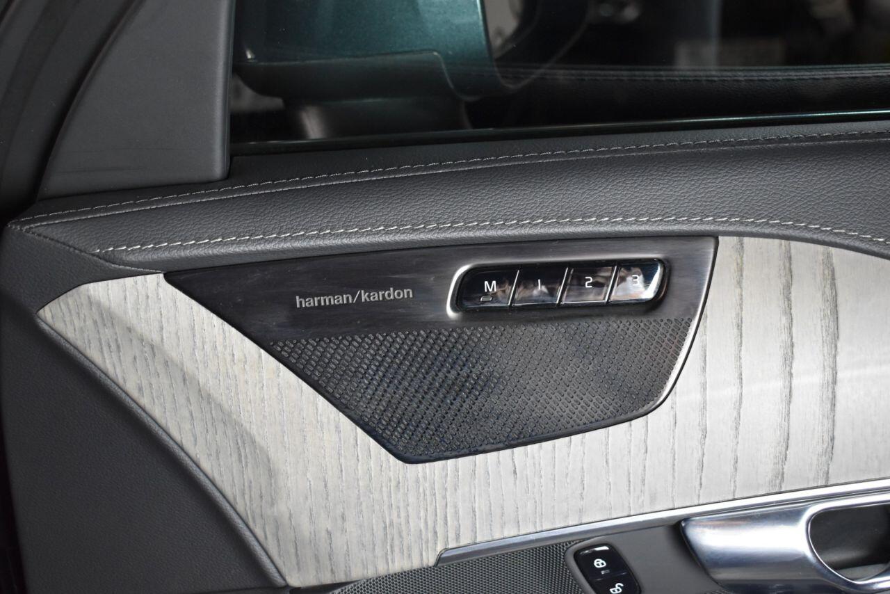 Volvo XC90 view 24