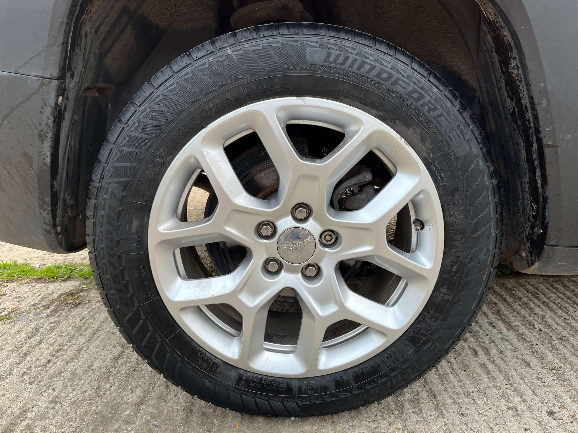 Jeep Renegade view 23