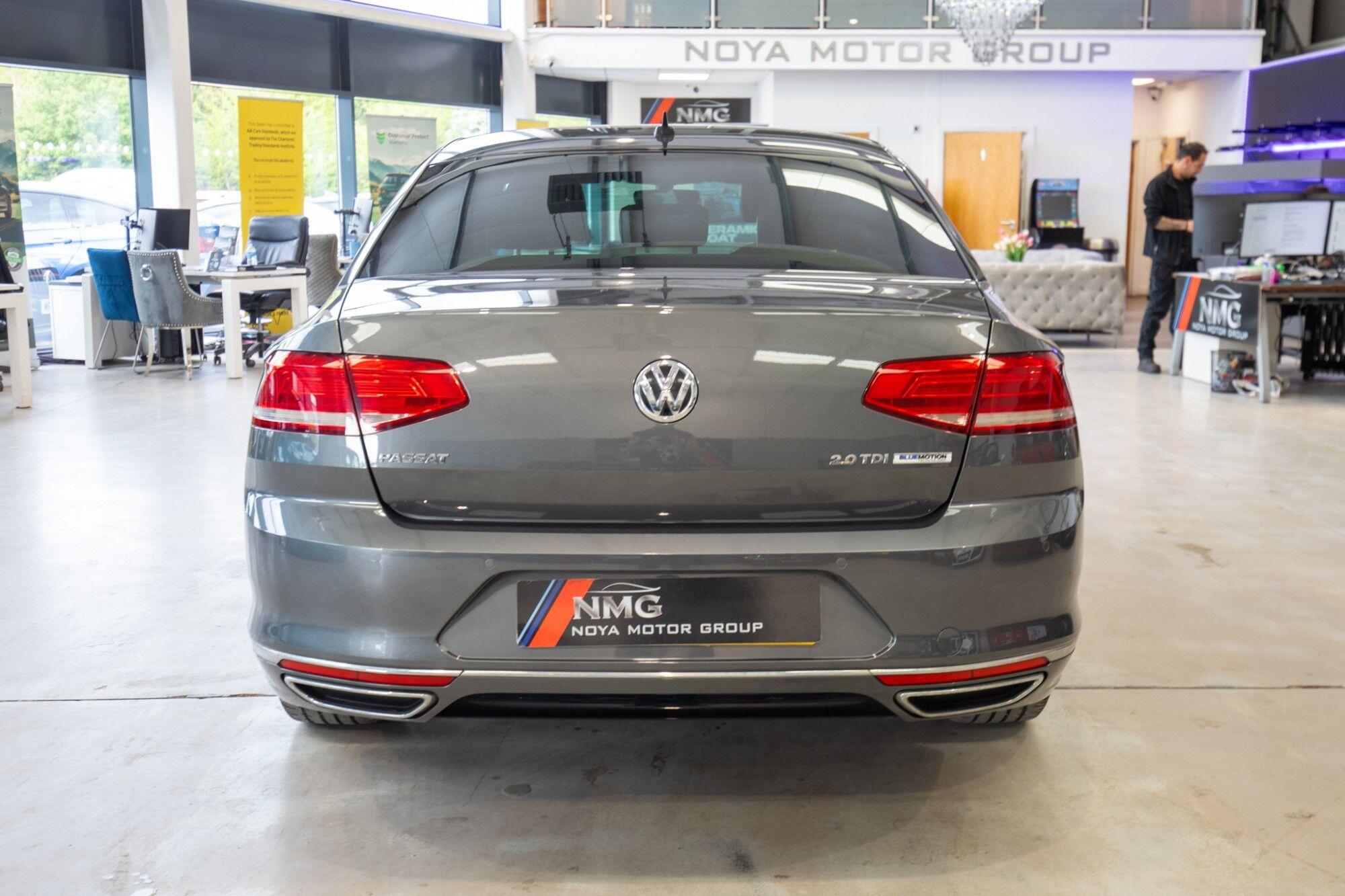 Volkswagen Passat view 24