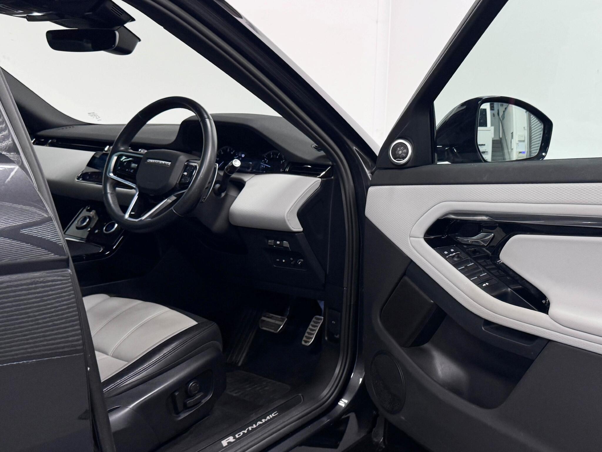 Land Rover Range Rover Evoque view 34
