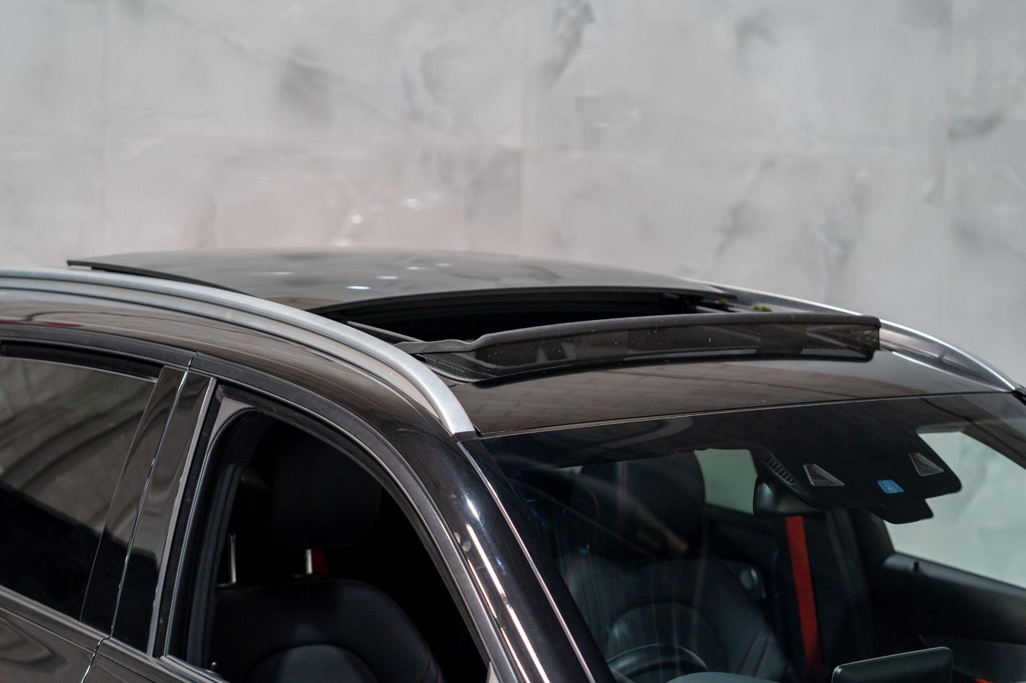 Mercedes-Benz GLC view 13