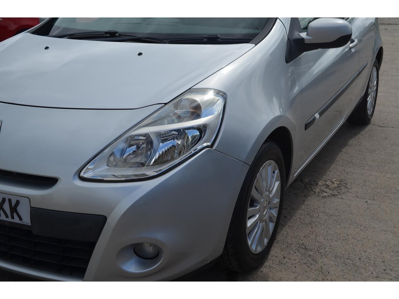 Renault Clio view 29